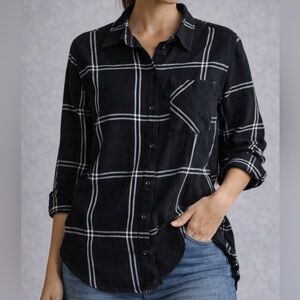 Denver Hayes Black Plaid Button-Up Shirt | Size Medium